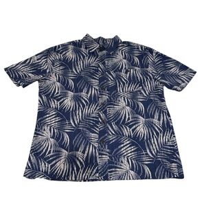 Croft & Barrow Blue and White Leaf Print Men's Hawaiian Shirt, Large